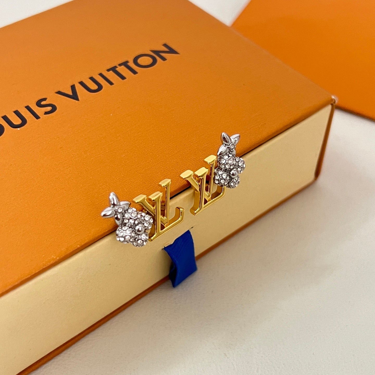High-Quality Stud Earrings-6