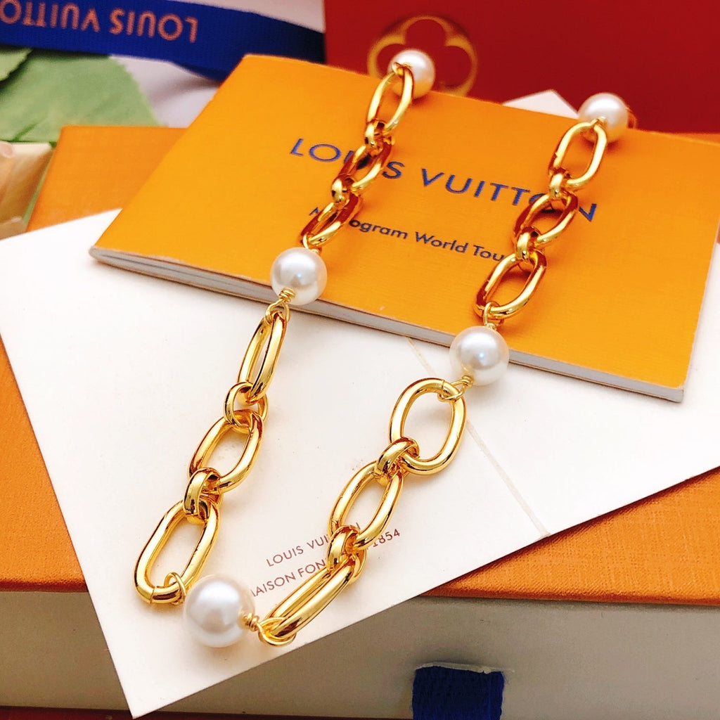 Pearl Clasp Necklace