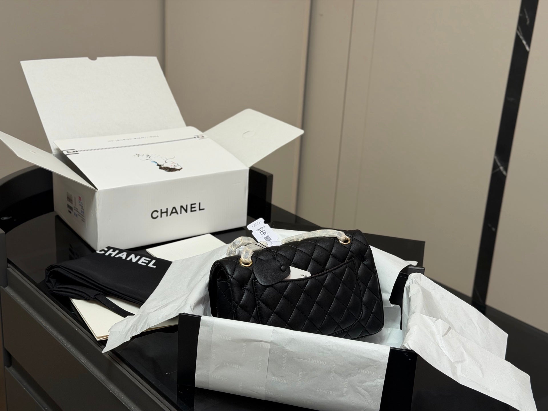 High-End Women's Fashion Handbags-30
