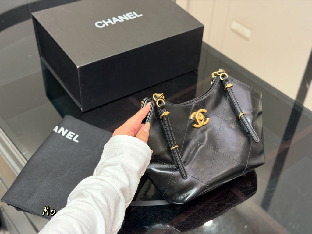 Luxury and Contemporary-Luxury Handbags Crafted Exclusively for Elegant Ladies-3