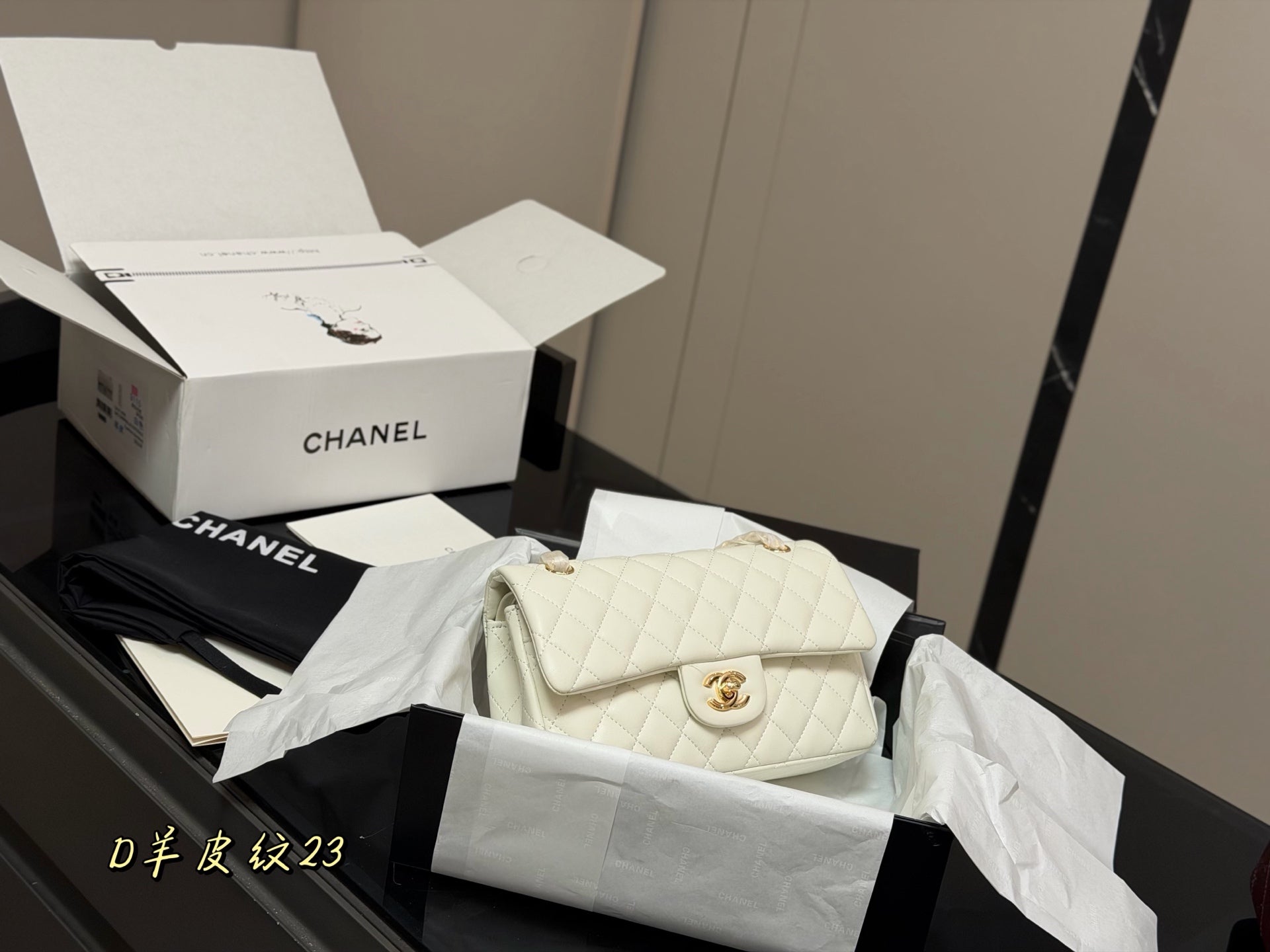 High-End Women's Fashion Handbags-30