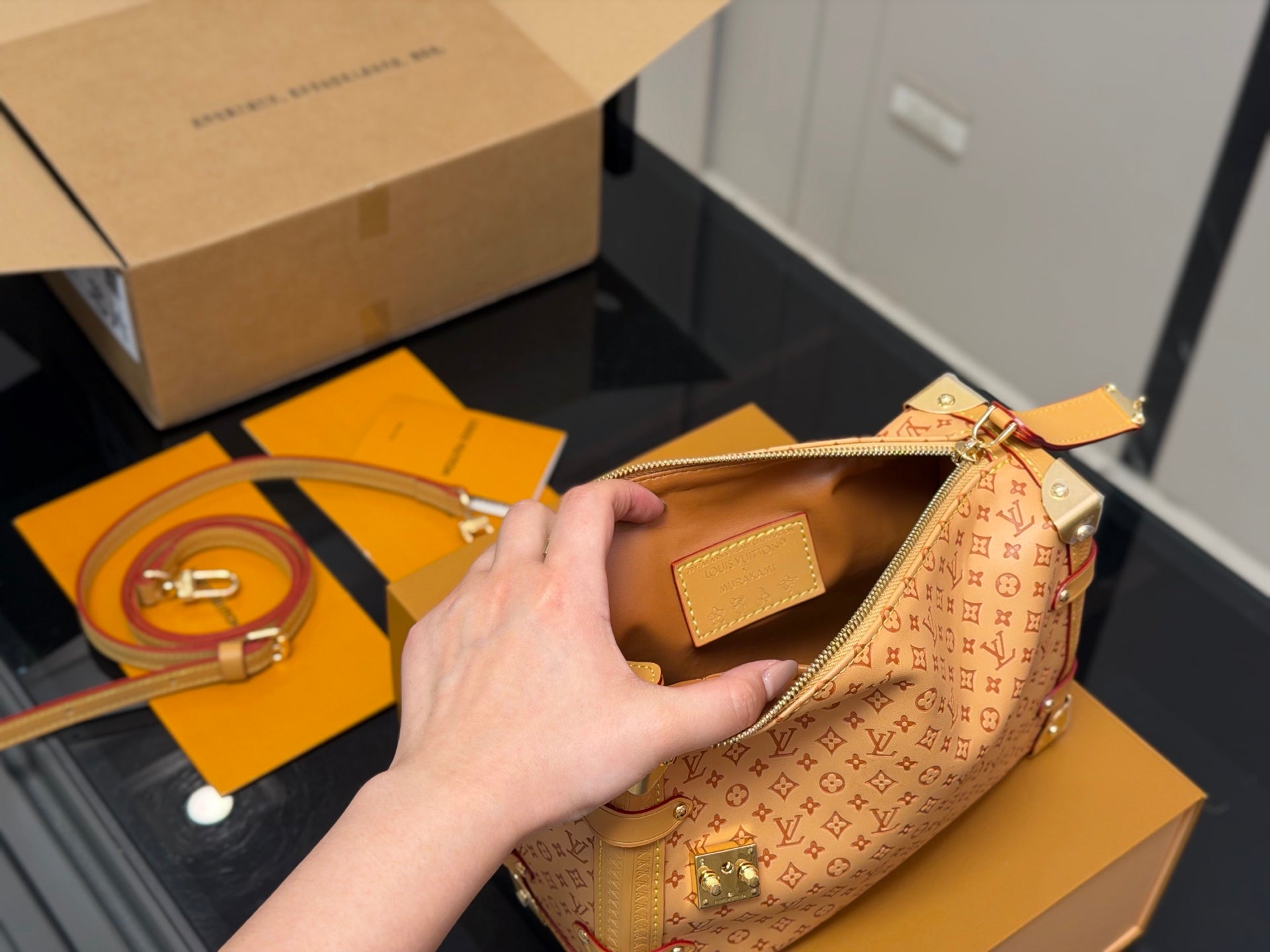 High-End Women's Fashion Handbags-25