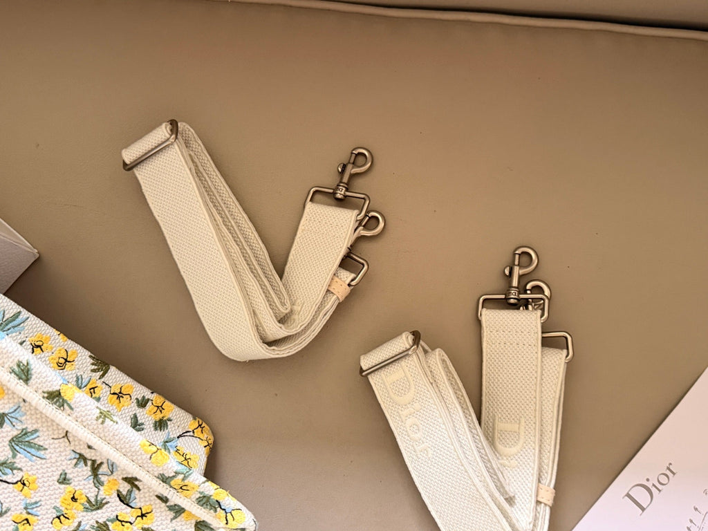 Luxury and Contemporary-Luxury Handbags Crafted Exclusively for Elegant Ladies-5