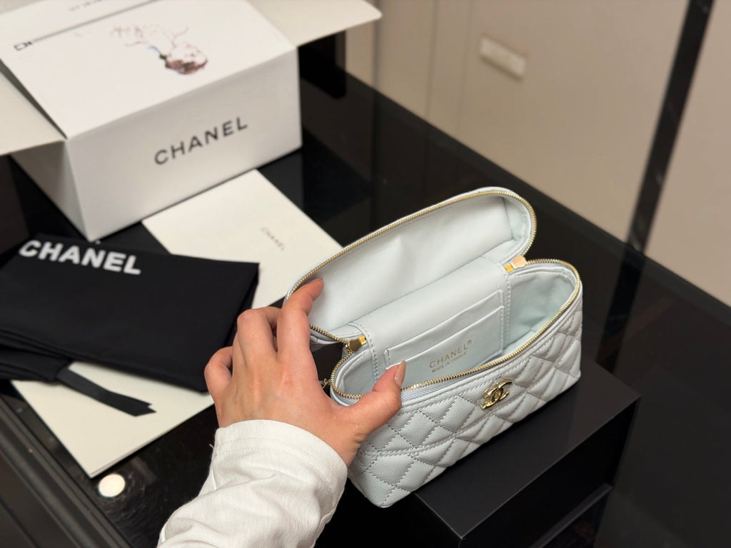 High-End Women's Fashion Handbags-28