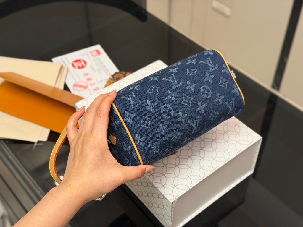 High-End Women's Fashion Handbags-15