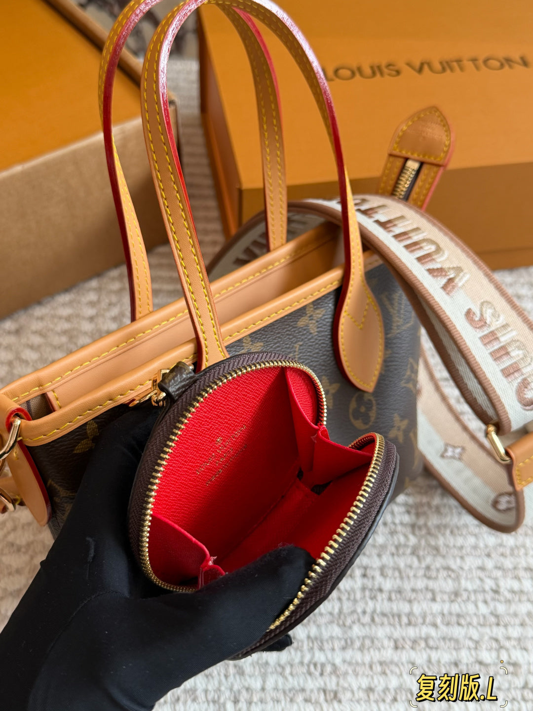 High-End Women's Fashion Handbags-1