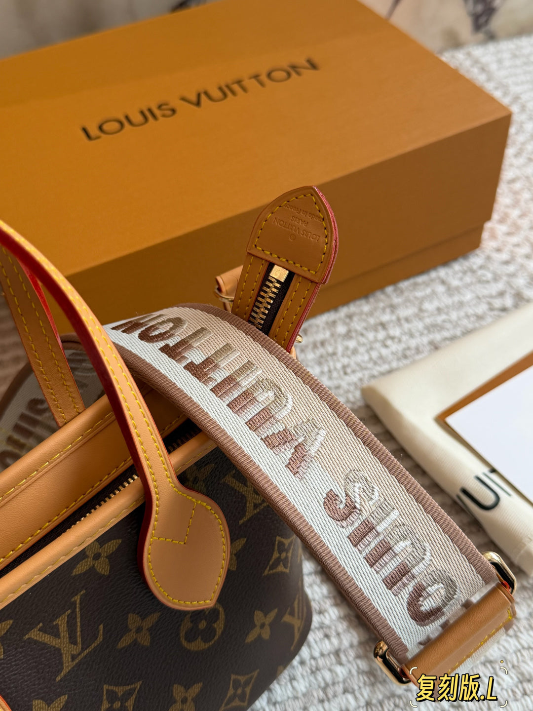 High-End Women's Fashion Handbags-1