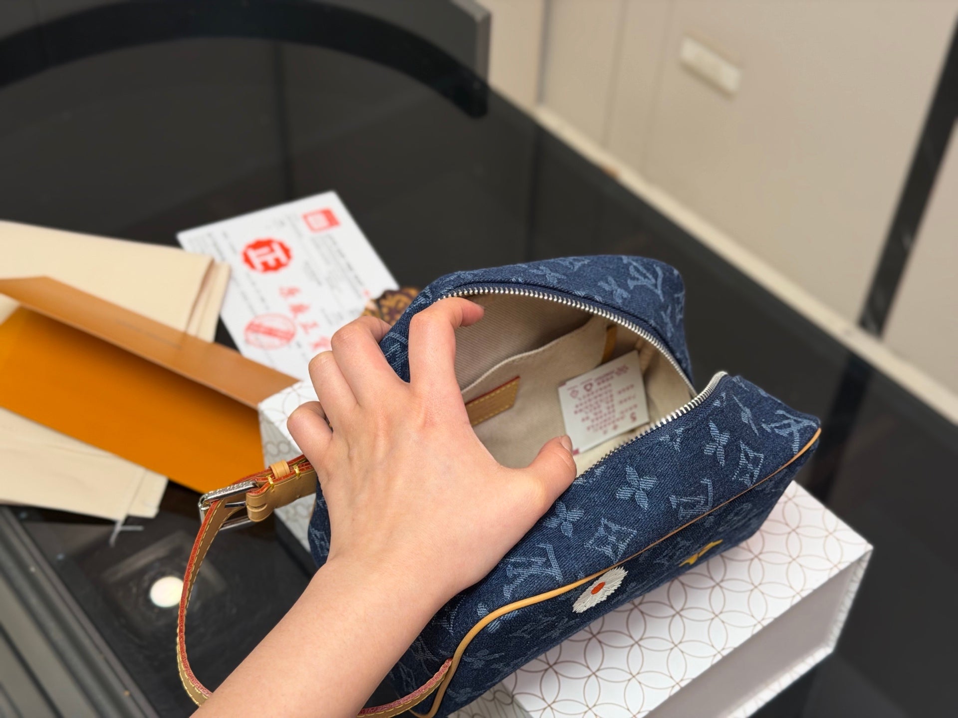 High-End Women's Fashion Handbags-15
