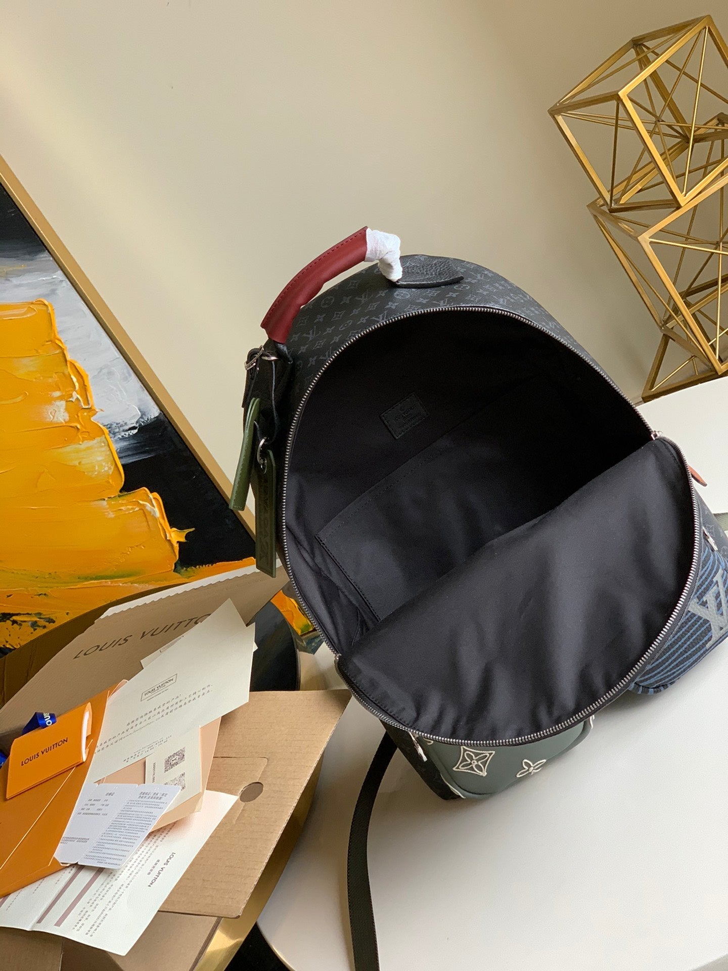 L V Multi Backpack (Black) [ 32 x 41 x 15cm ]