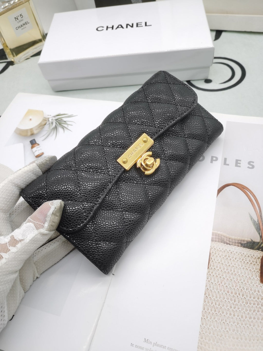 Chanel 19cm