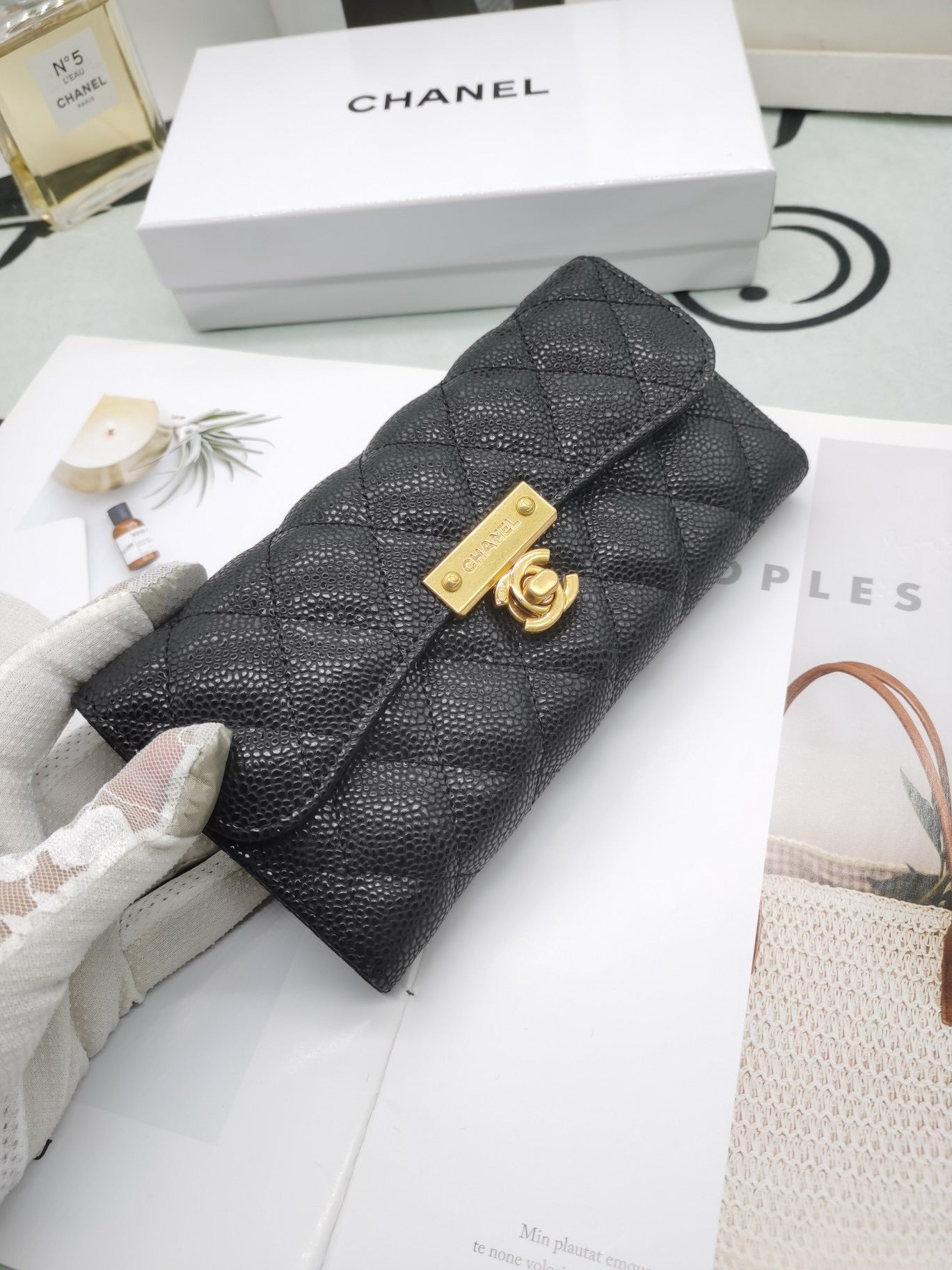 Chanel 19cm