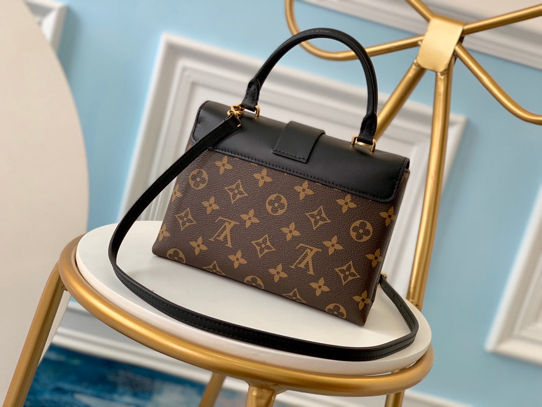 lock handbag 21.0 x 17.0 x 8.0 cm
