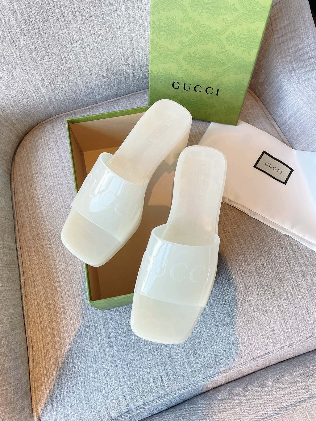 G u c c i new 2021 slides