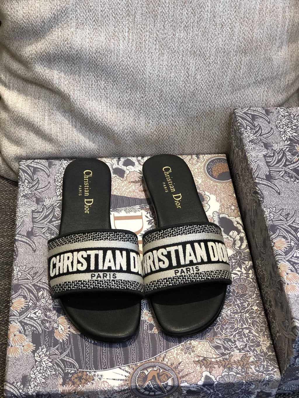Dior slides black