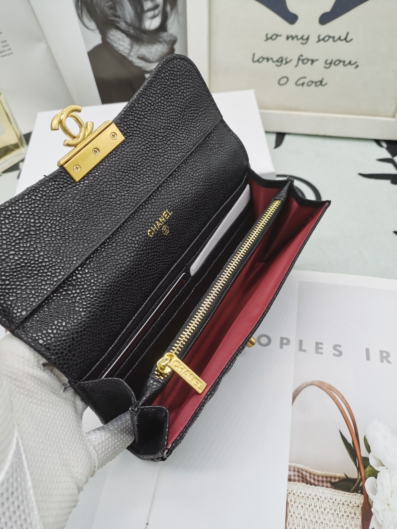 Chanel 19cm