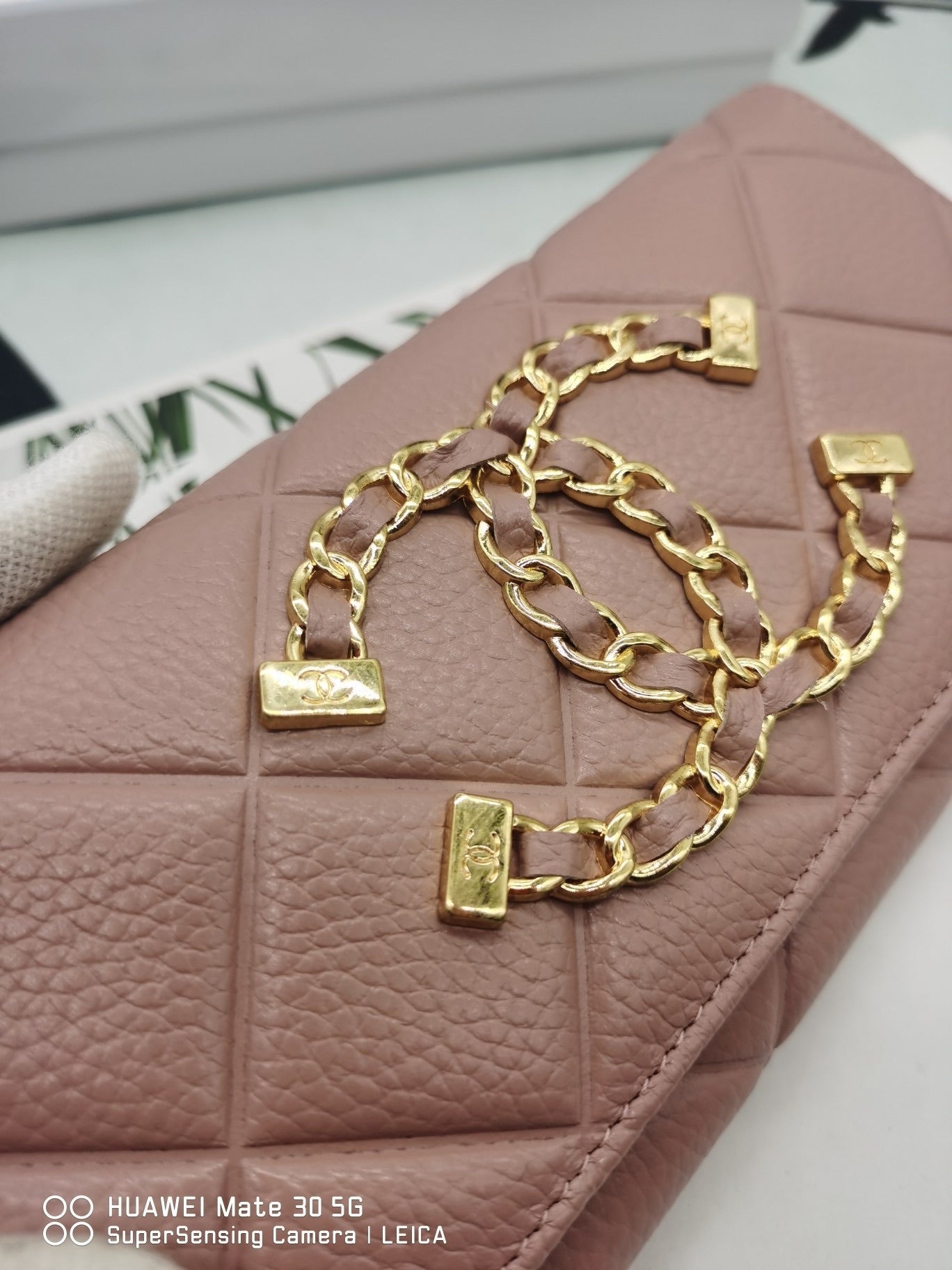 Chanel 19cm