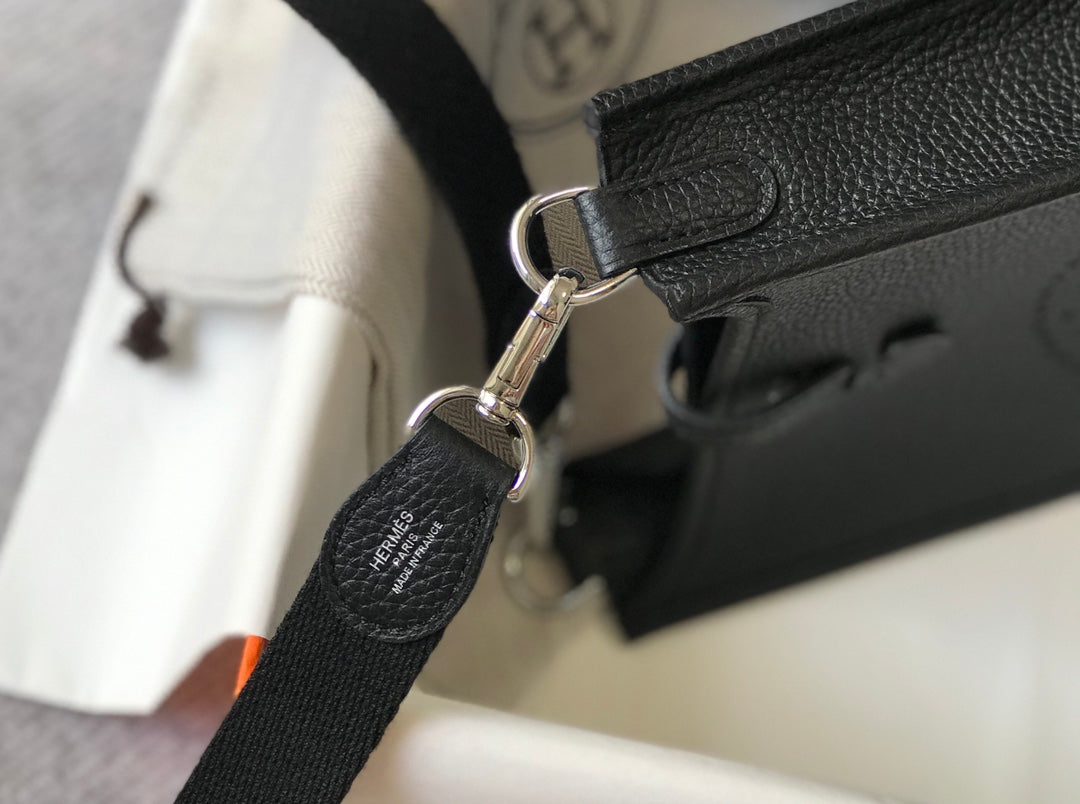 H e r m e s togo 18cm black