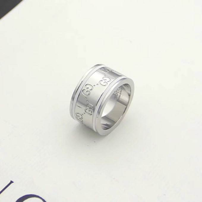 G u c c I ring