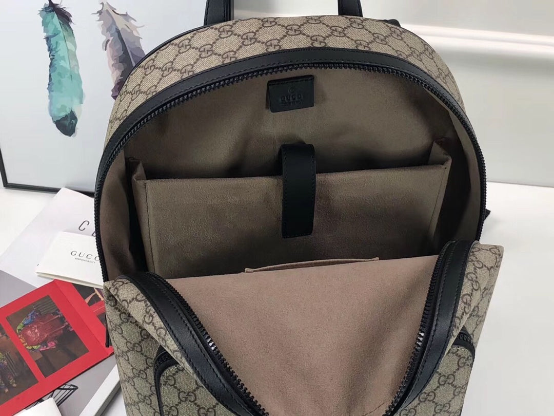 G u c c i backpack W31.5 H41 D14.5,