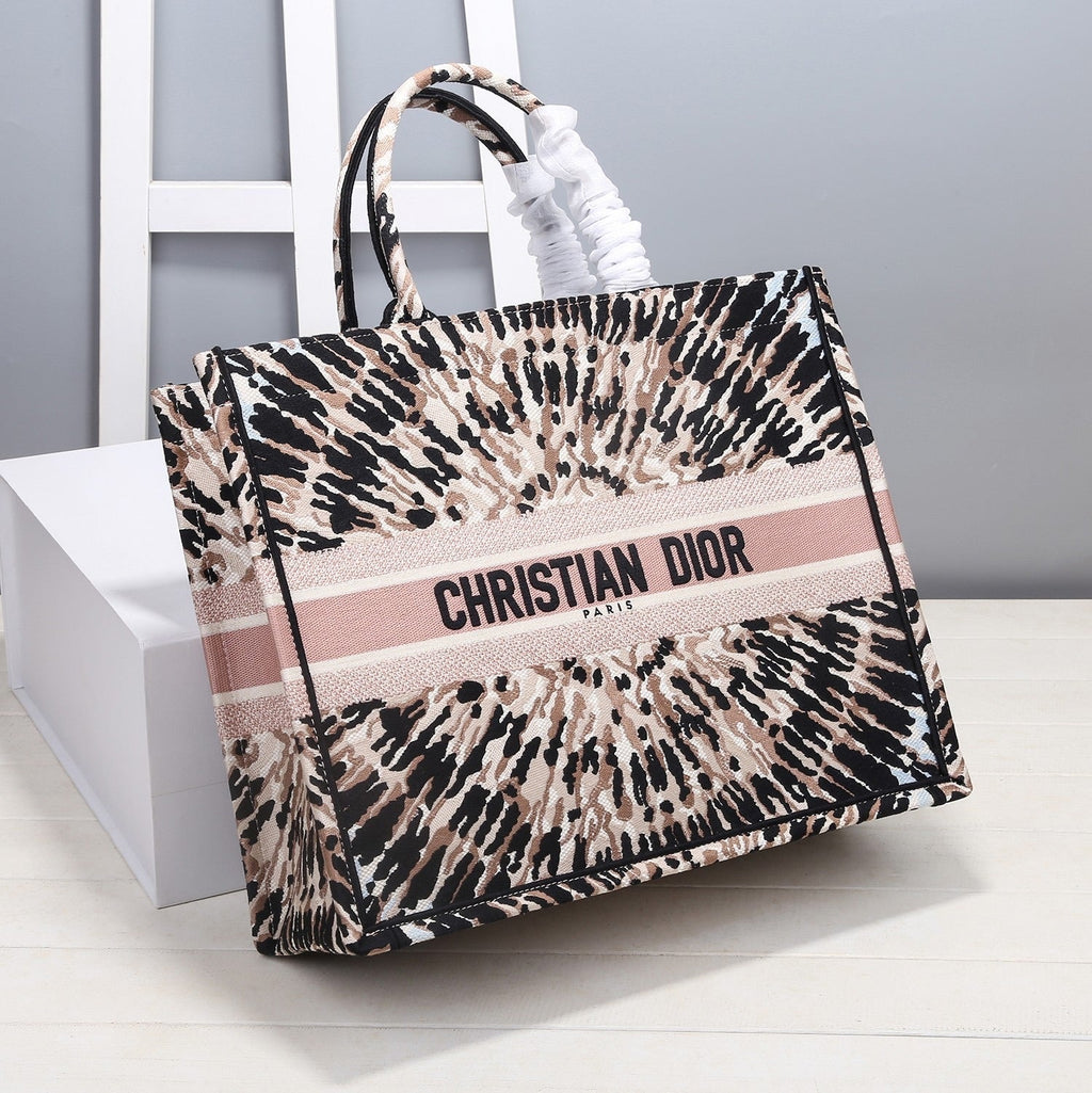 Dior book 41cm