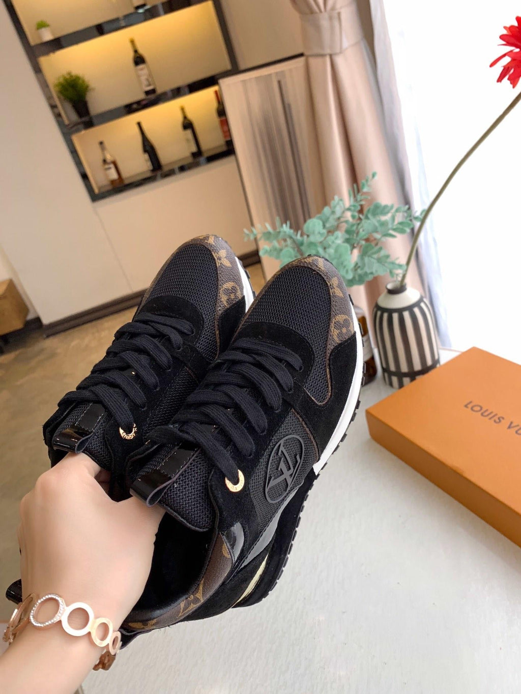 Lv black/gold