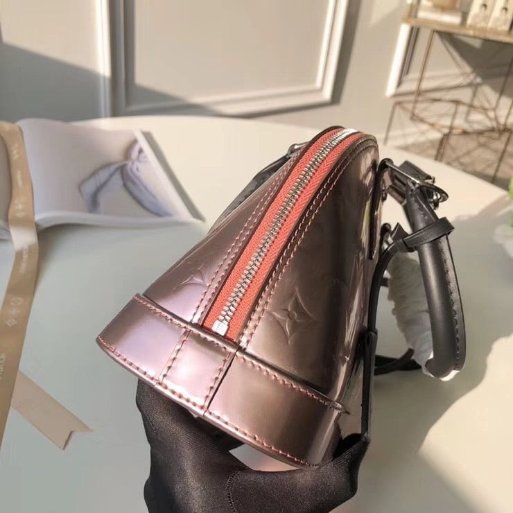 L handbag bronze