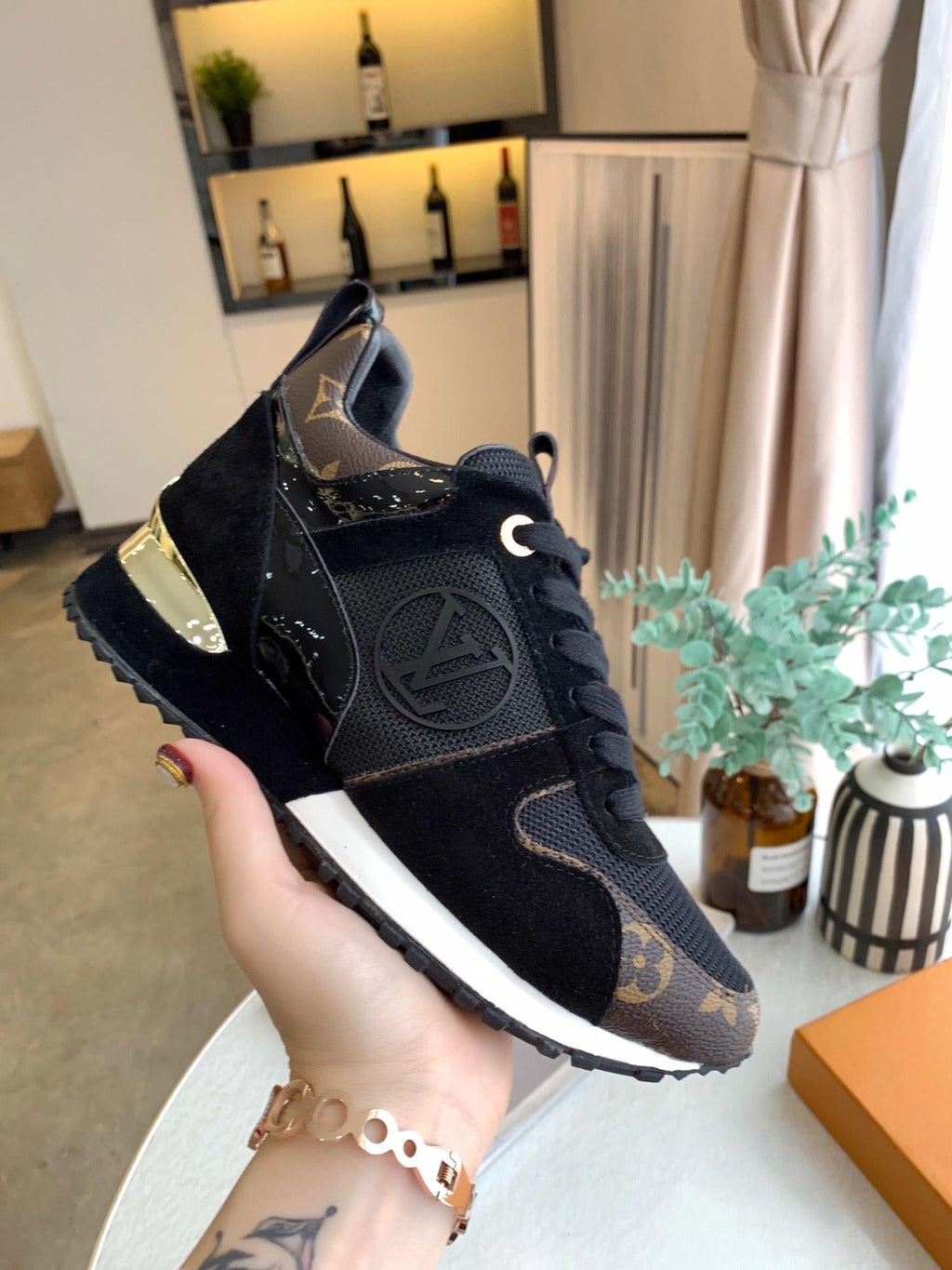 Lv black/gold