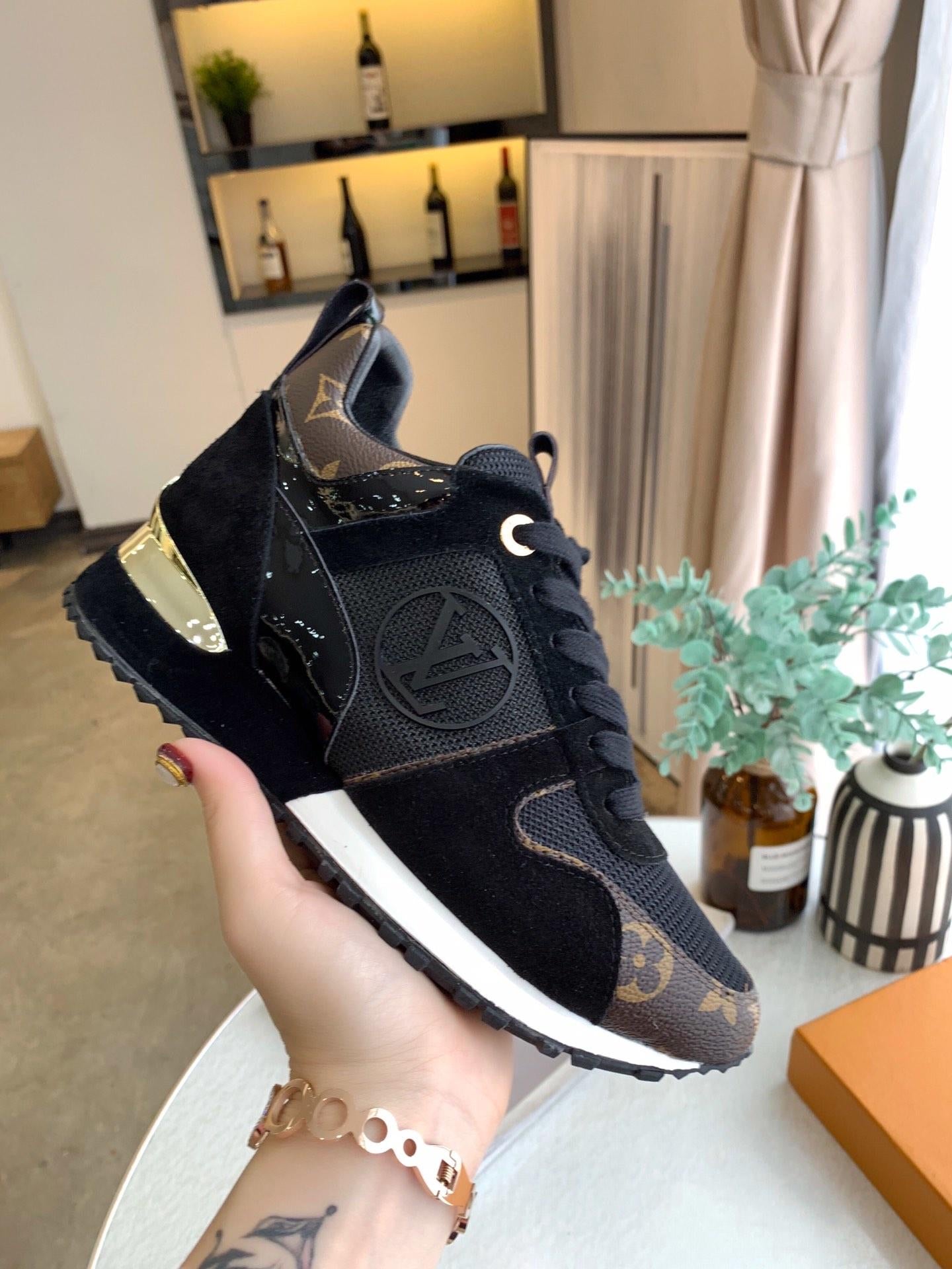 Lv black/gold