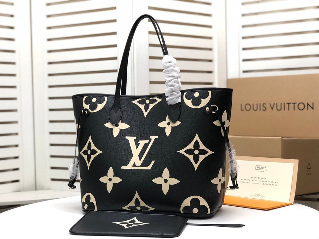 Black Handbag  Size:32×29×17cm
