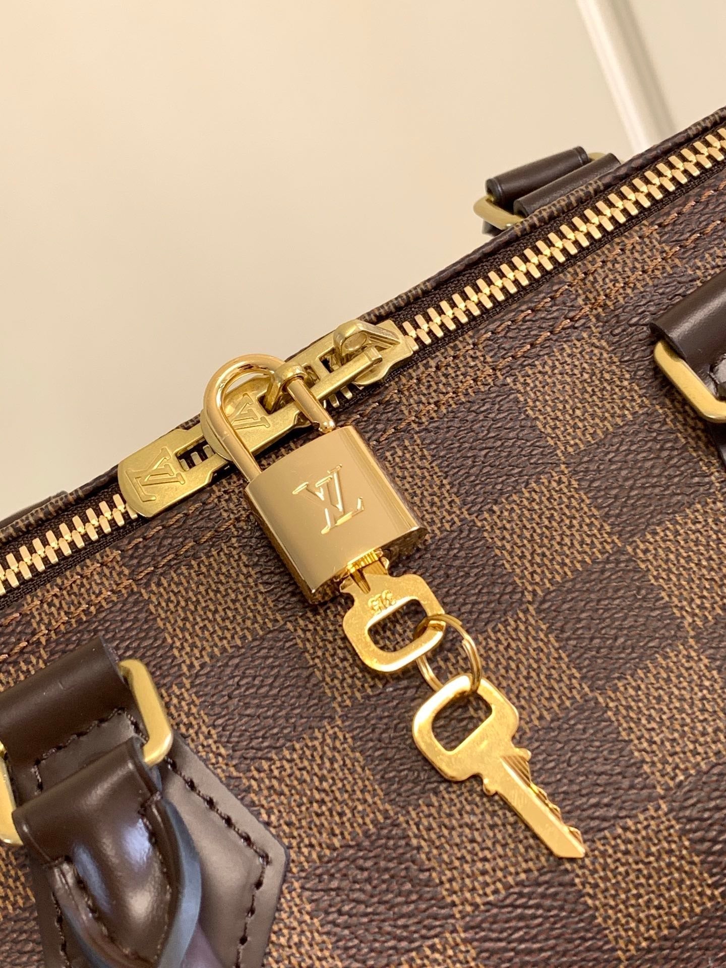 Brown color handbag speedy 30 cm