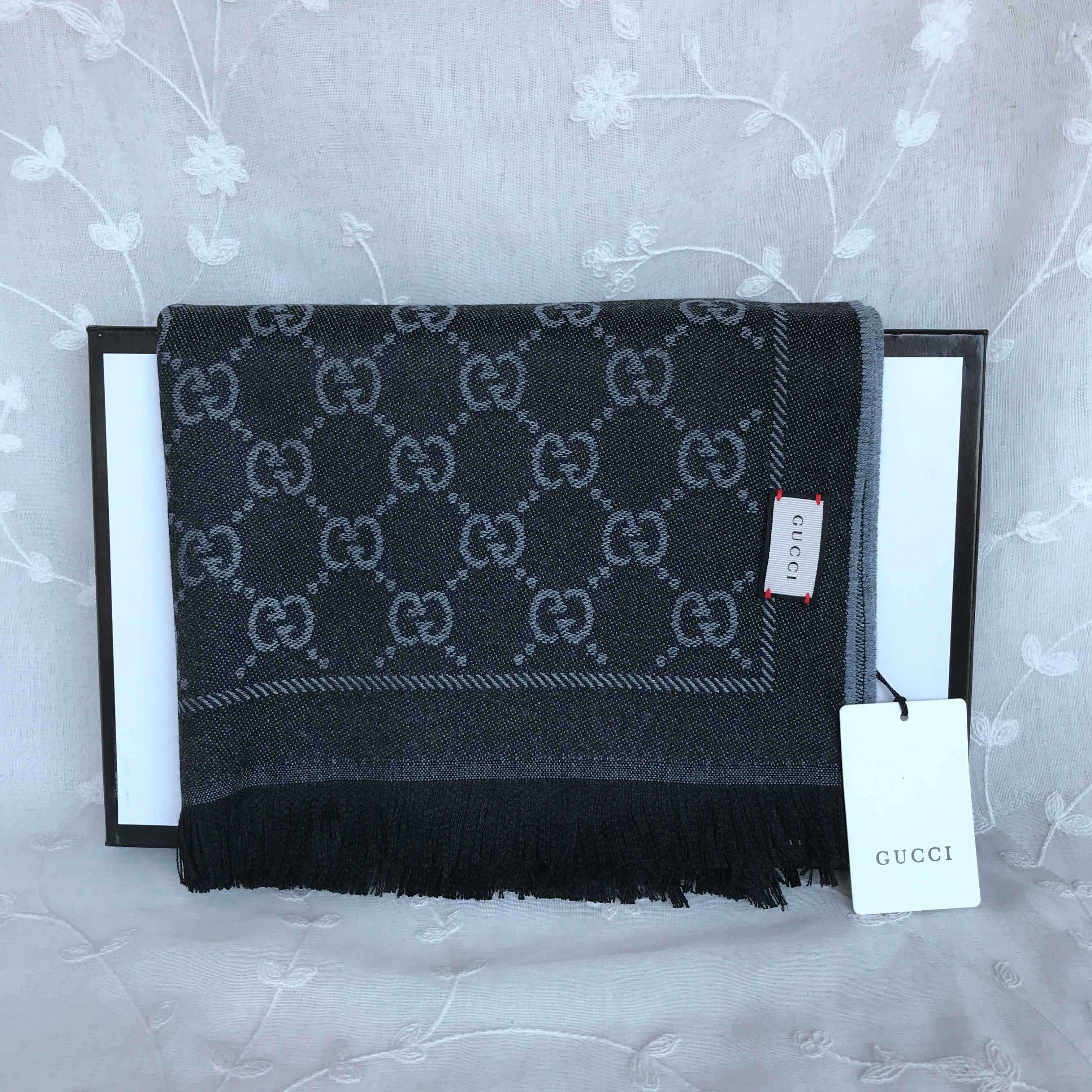 Gucci gray scarf