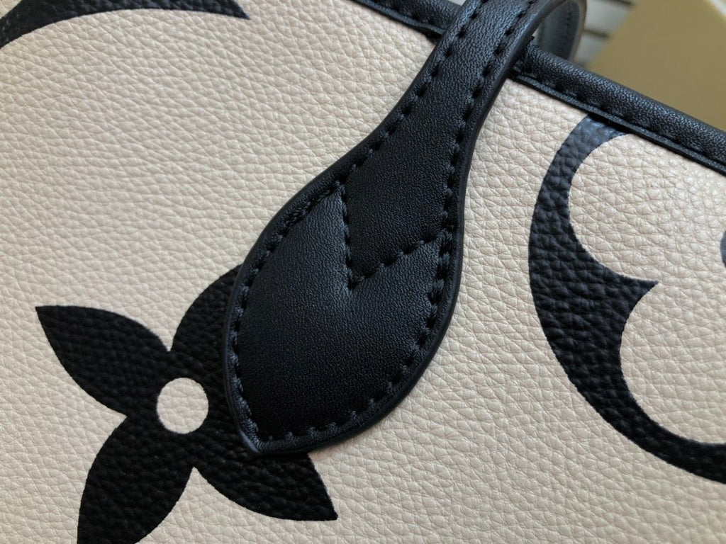 Handbag Size:32×29×17cm