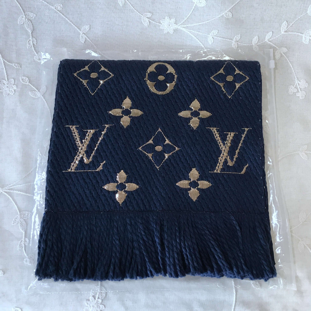 fashion navy scarf