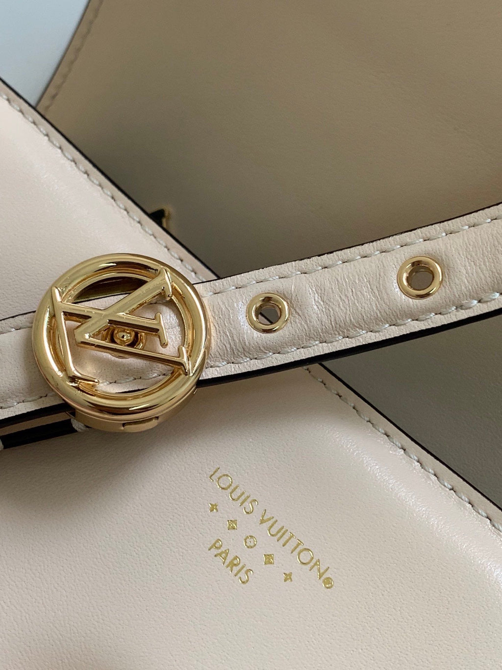 handbag cream sun
