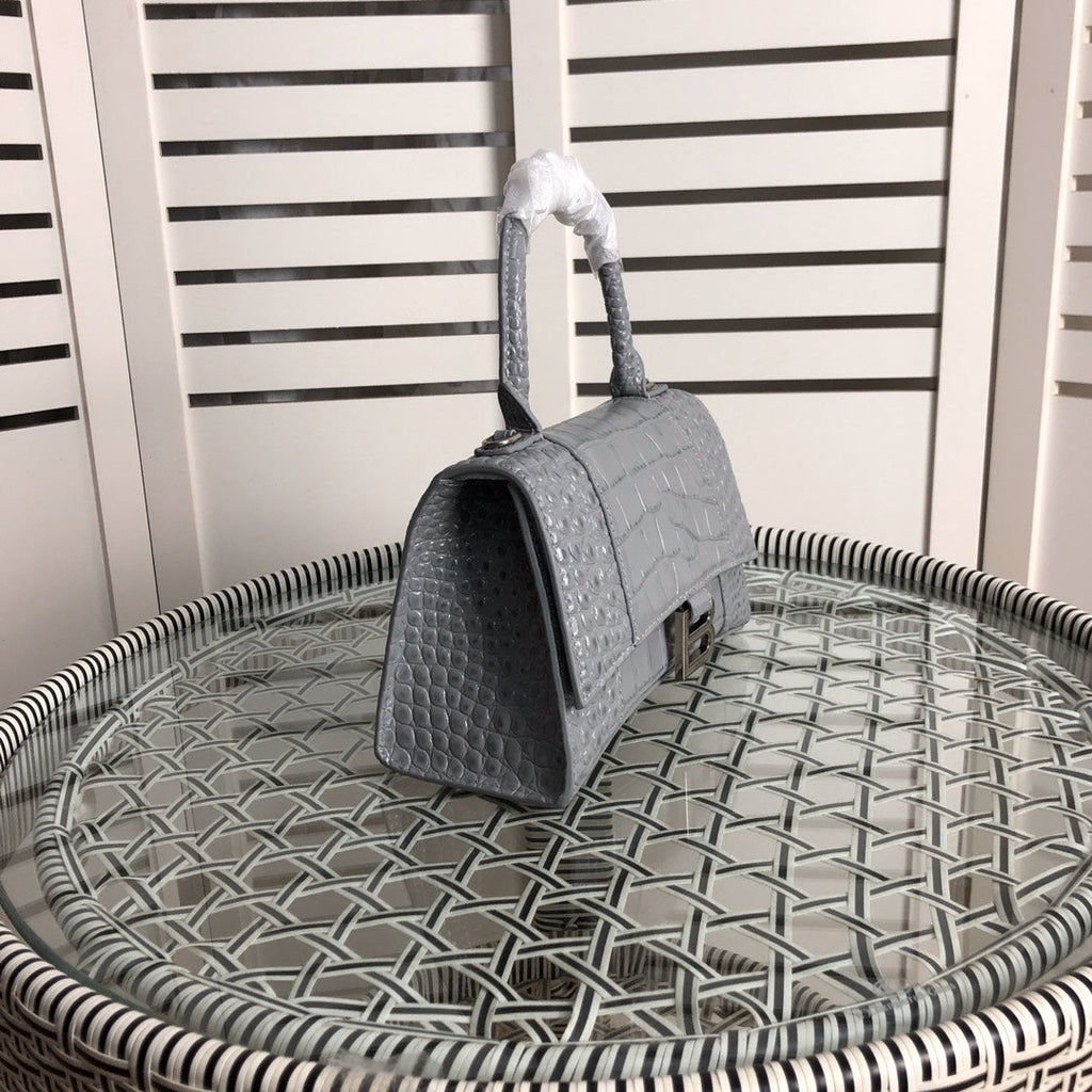 B hourglass 19cm