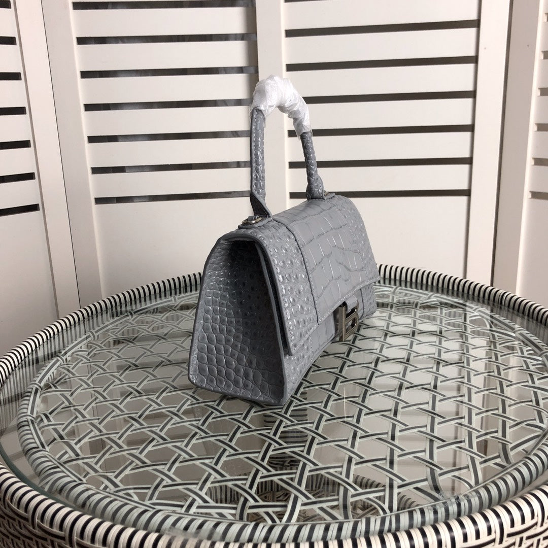 B hourglass 19cm