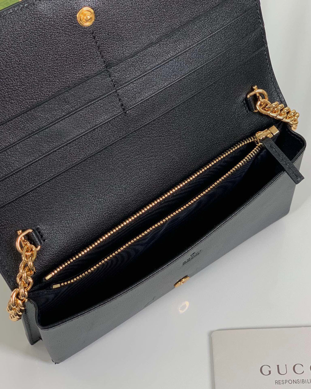 G u c c i black W19 H10 D4cm