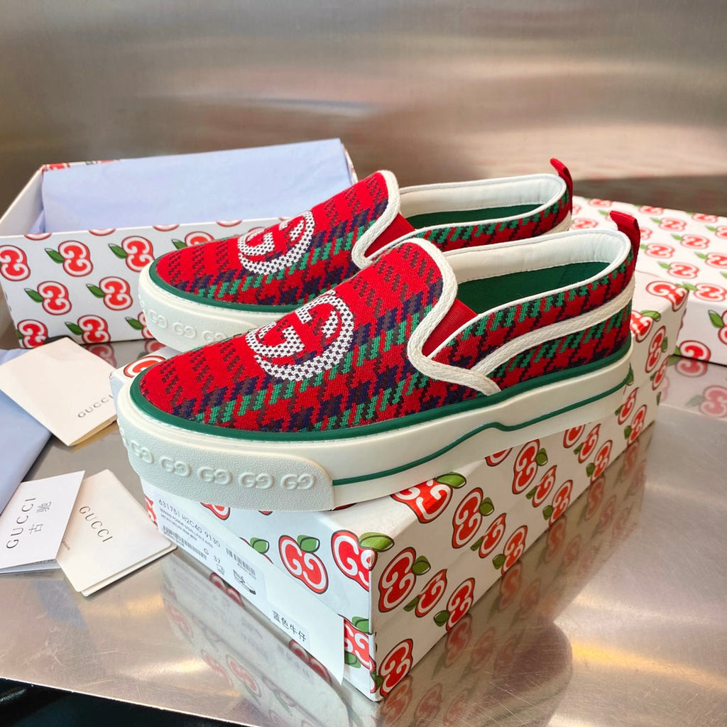 G u c c I slip ons