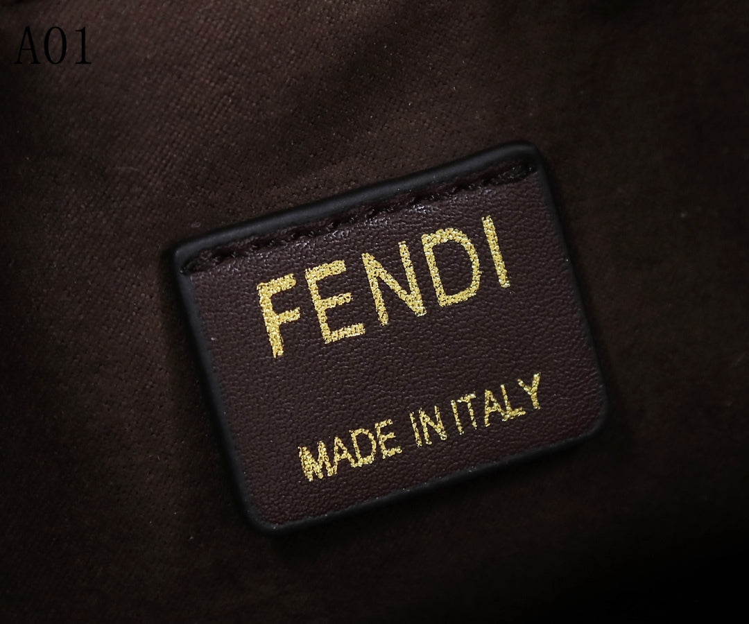 F e n d I 12x10x19cm