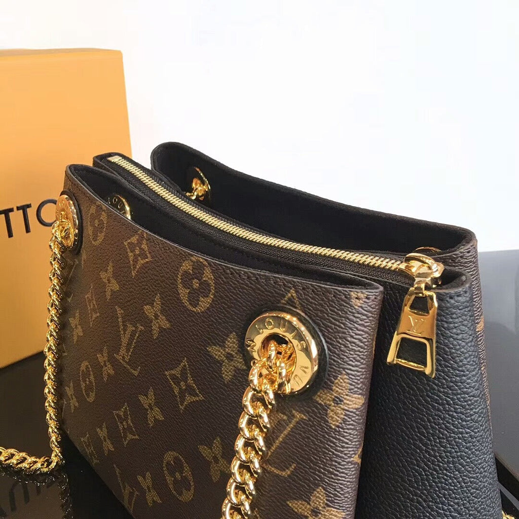 Metal chain handbag