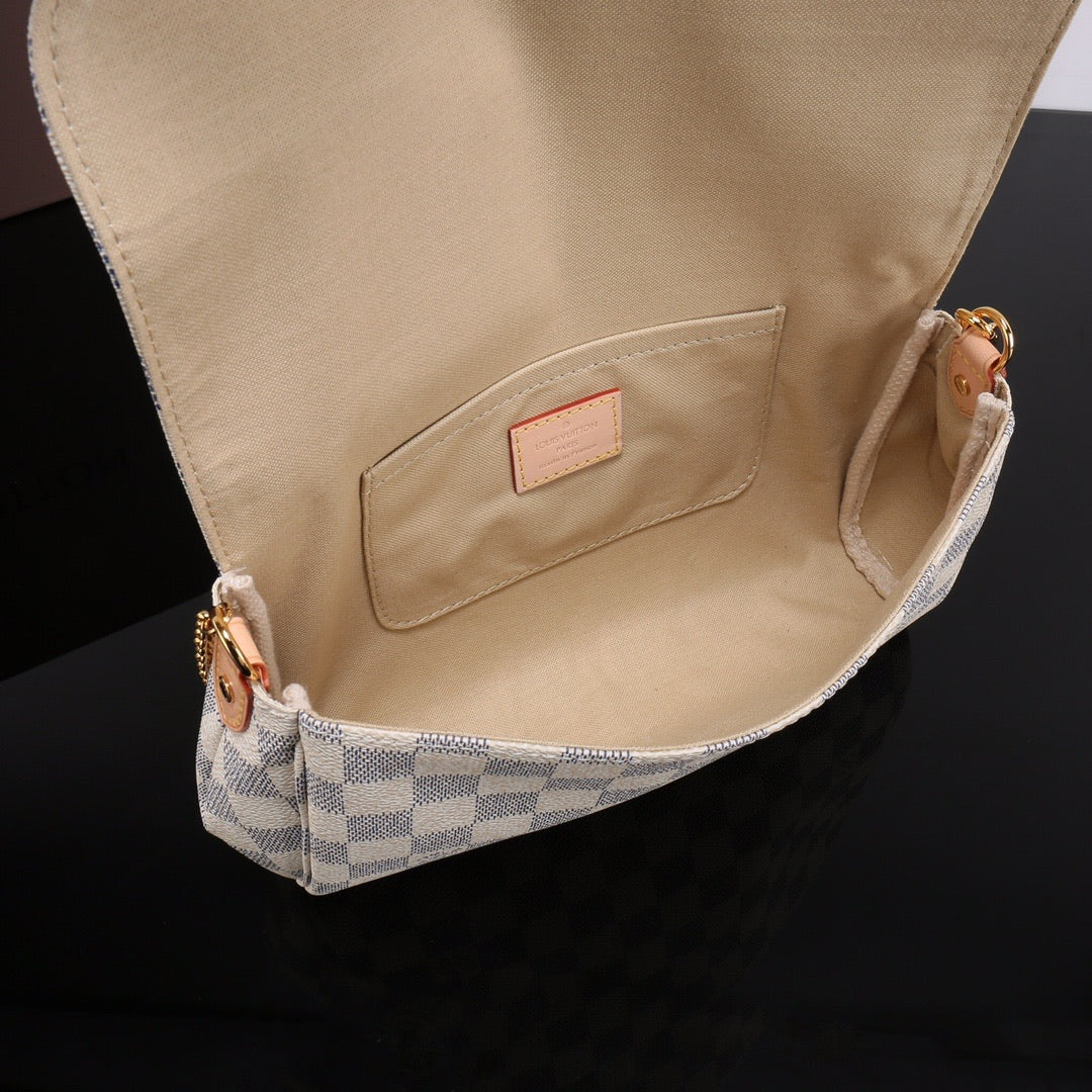 chain handbag monogram