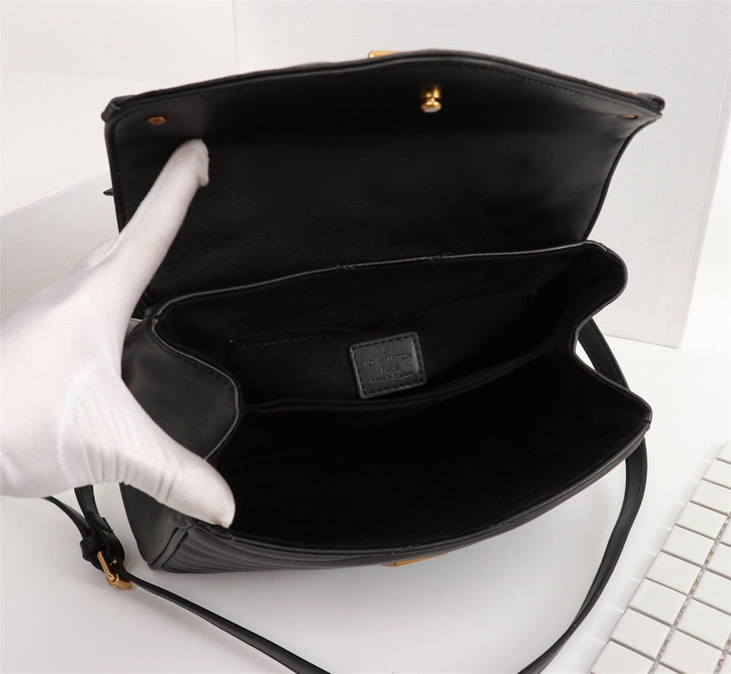 L handbag black