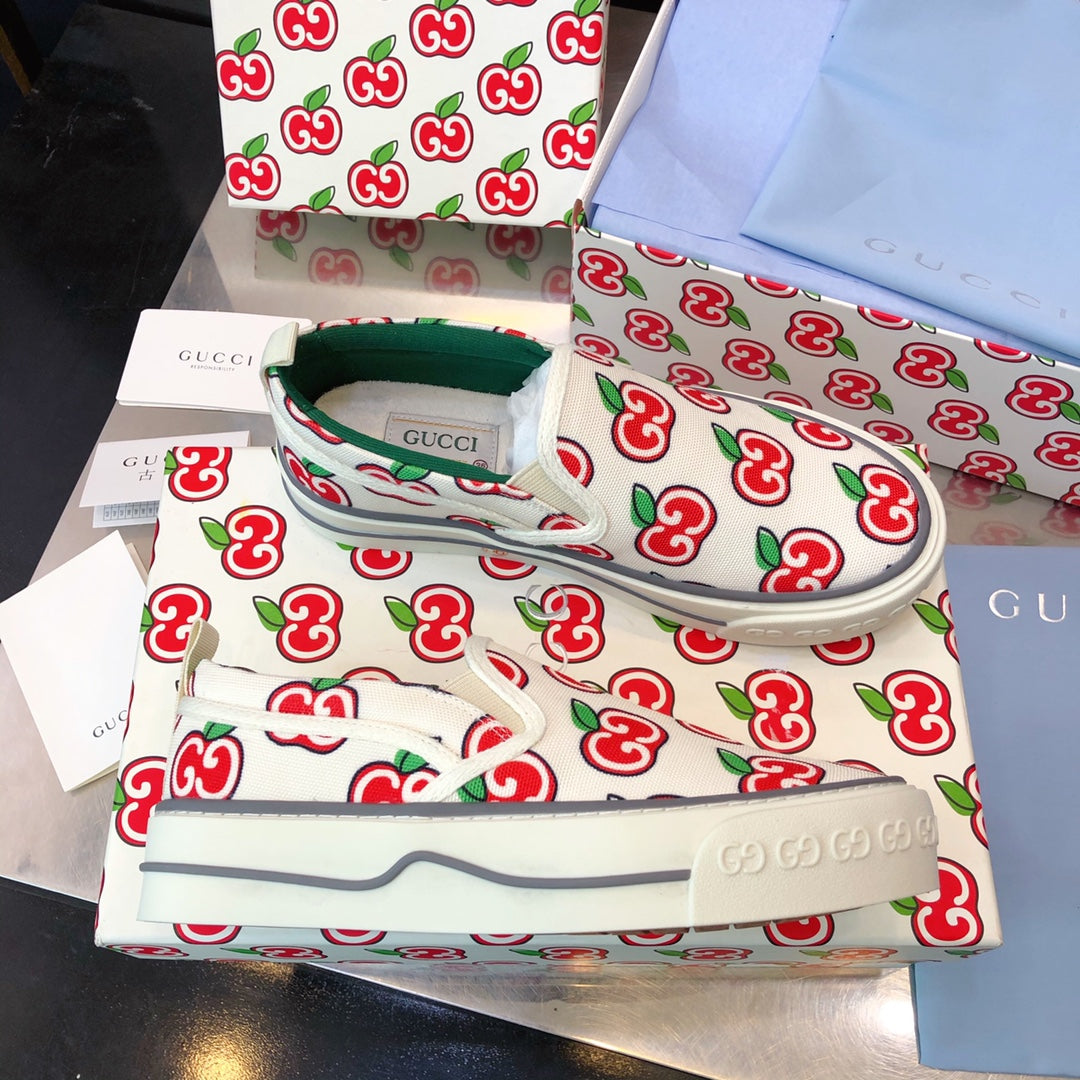 G u c c I slip ons