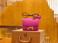 H hot pink