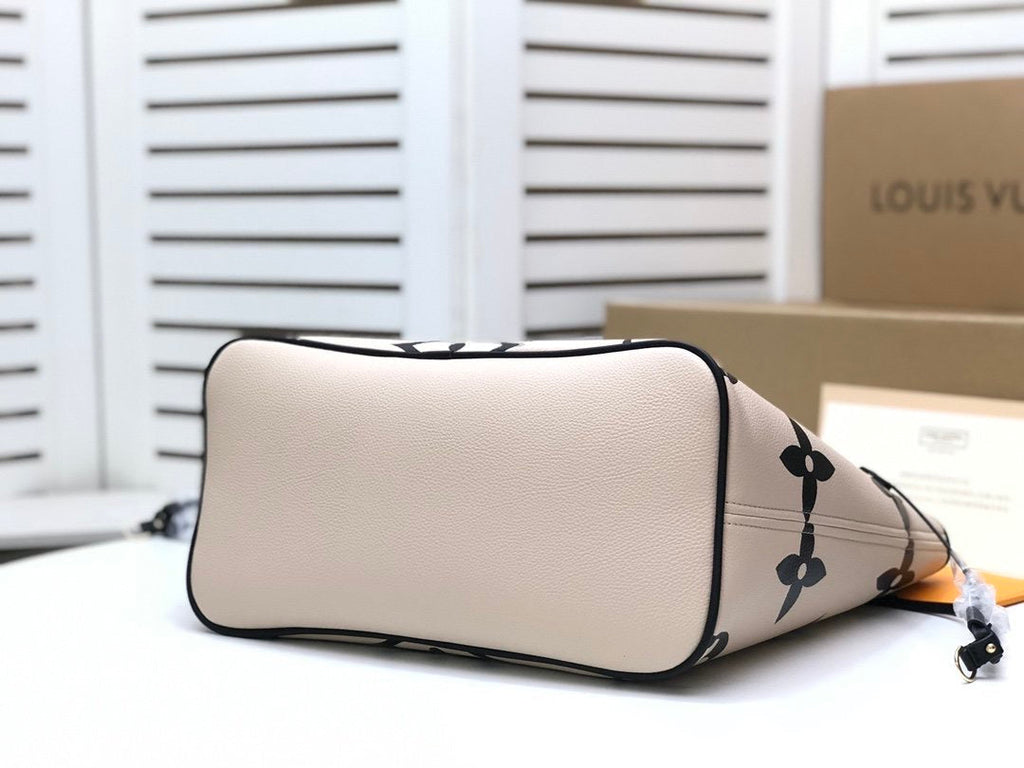Handbag Size:32×29×17cm
