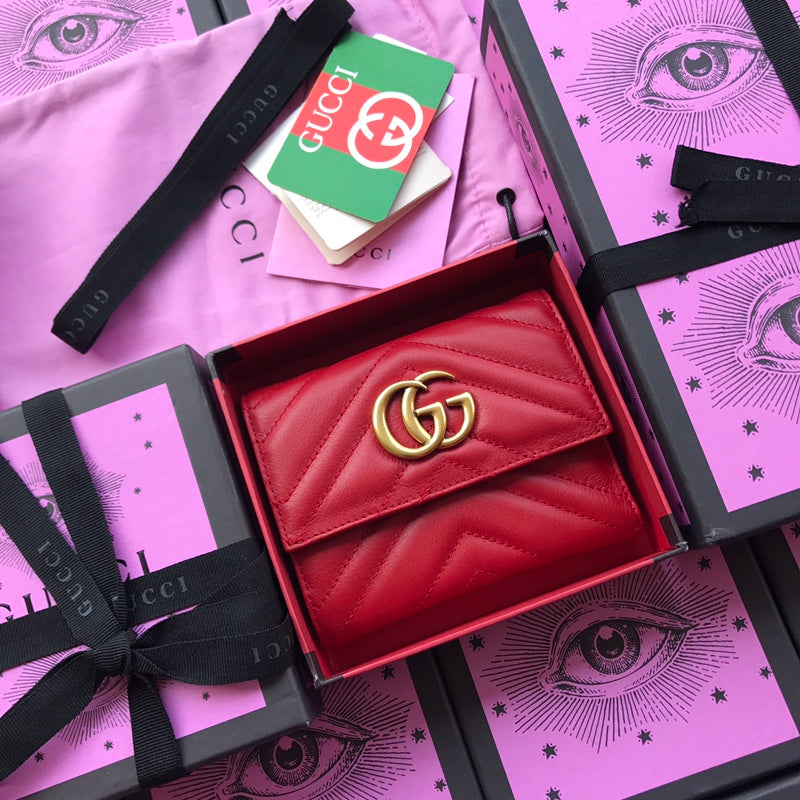 G u c c i wallet