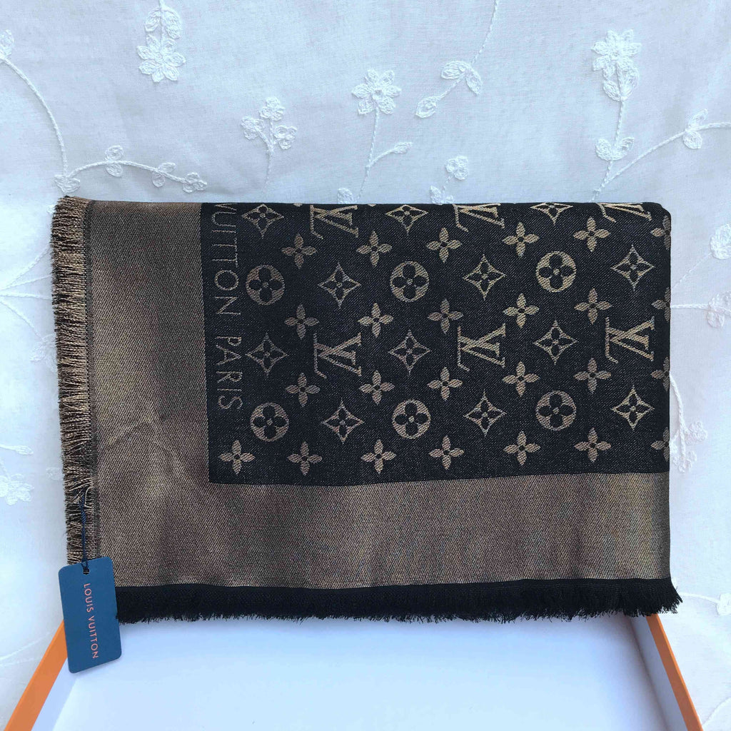 Lv scarf
