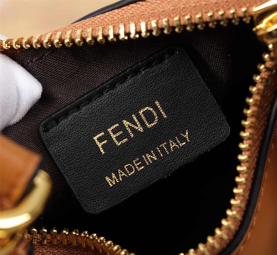 F e n d i moon brown 16.5 x 14 x 5 cm