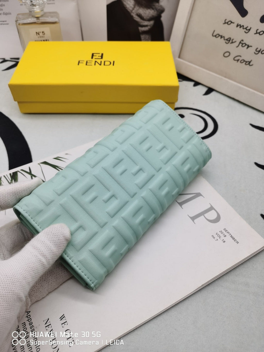 F e n d I wallet 2022