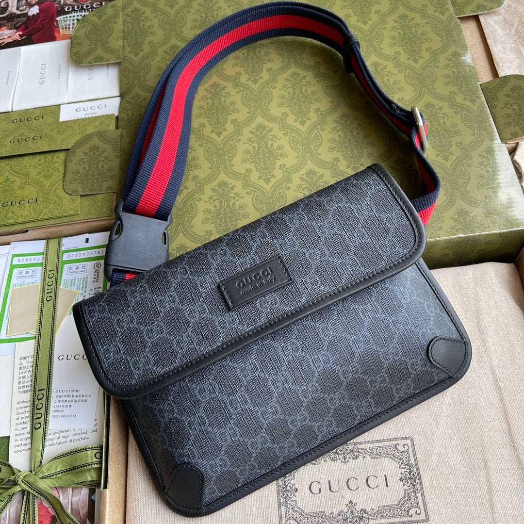 G u c c i supreme W24*H17*D3.5